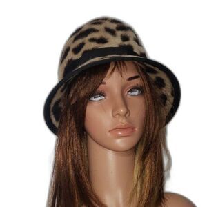 Makins New York Cloche Hat Womens Medium Leopard Print Faux Fur Ribbon Chic